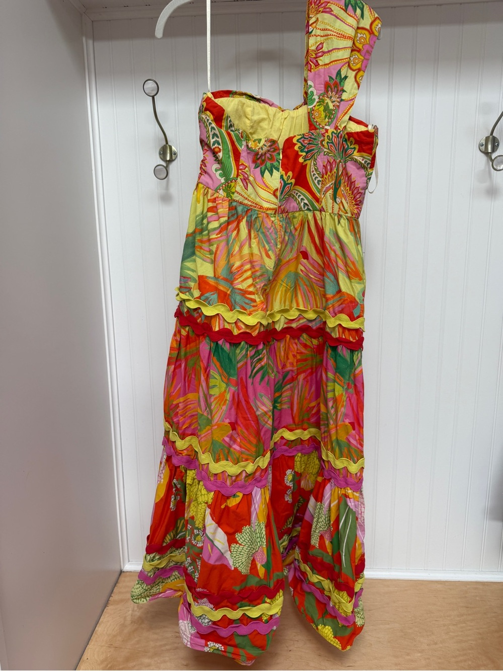 Farm Rio One-Shoulder Tiered Dress size Medium Like New - Picture 10 of 16